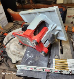 n69- Chicago Electric Mighty-Mite 4 in. Table Saw. - Image 3
