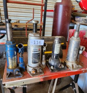 n116- Bottle Jacks