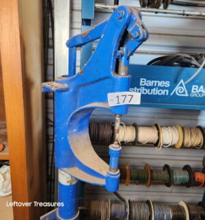 n177- foot-operated metal shrinker stretcher - Image 3