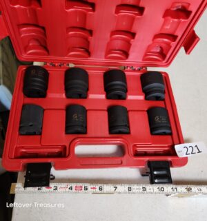 n221- Sunex Tools heavy-duty impact socket set