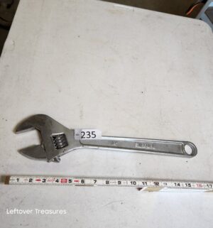 n235- Pittsburgh 18in Crescent Wrench