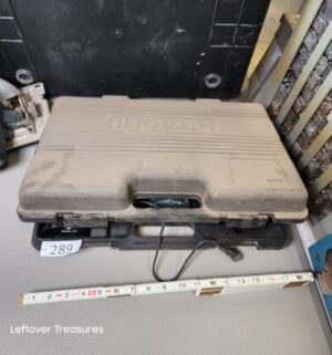 n289- Hitachi 12v drill set/ tested works - Image 3