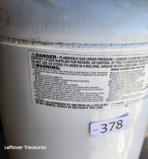 n378- 100 lb propane cylinder. Empty - Image 4