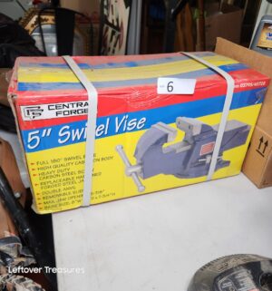 o6- Central Forge 5in Swivel Vise