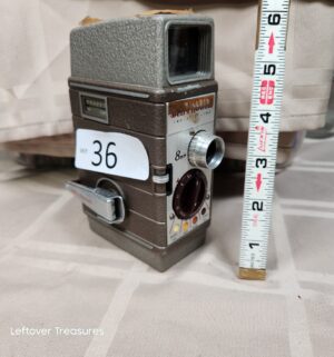 o36- Bell & Howell Two Fifty Two 8mm Camera - Image 1