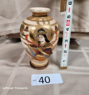 o40- Japanese Satsuma style vase - Image 1