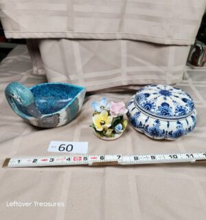 o60- Duck Pottery, Capodimonte, handpainted dish from Holland - Image 1