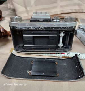 o64- German Praktica FX 2 & Nikon BC-class flash unit - Image 3