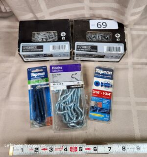 o69- various screws - Image 1