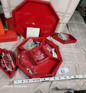 o82- Chinese lacquerware octagonal box - Image 4