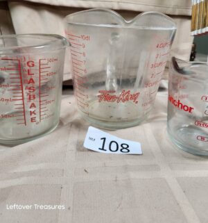 o108- vintage measuring cups - Image 2