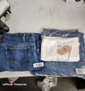 o140- Levis Jeans & V Neck Shirt - Image 1