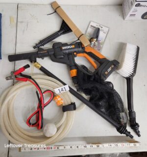 o141- WORX Hydroshot Portable Power Cleaner. Works - Image 1