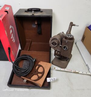 o152- Revere Camera Project Model 85 - Image 2