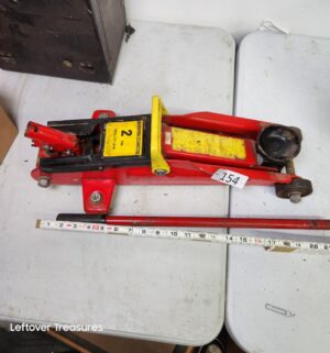 o154- 2 ton floor jack. Works - Image 1