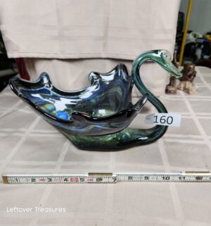 o160- vintage hand-blown art glass swan bowl - Image 1