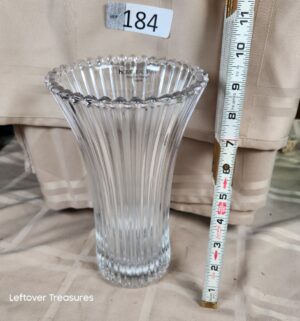 o184- home beautiful glass vase - Image 1