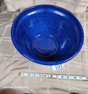 o197- Mellow Mud Pottery Mixing Bowl - Image 2