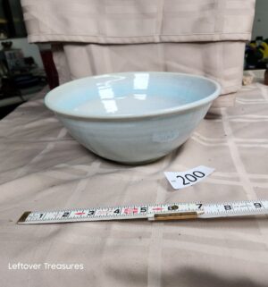 o200- Mowe Art Pottery Bowl - Image 1