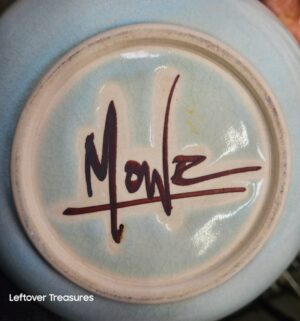 o200- Mowe Art Pottery Bowl - Image 3