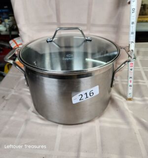 o216- calphalon 8qt sauce pot - Image 1