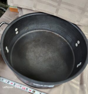 o217- calphalon 8.5 qt pot - Image 2