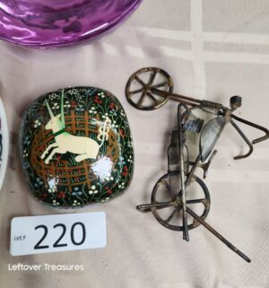 o220- collectible dishes, trinket box - Image 2