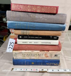o225- books - Image 1