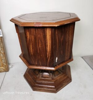 o244- Hekman Furniture solid oak hexagonal storage end table - Image 4