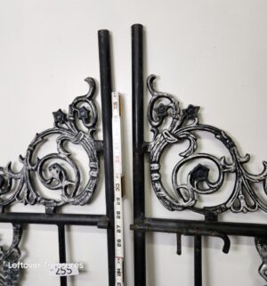 o255- vintage metal gate - Image 2