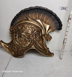 o266- vintage Syroco Roman helmet wall plaques - Image 2