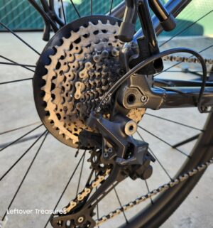 o271- Specialized Sirrus X Bicycle with all tools and accessories - Image 7