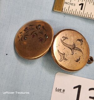 p134- Antique 1800s gold filled locket w/ antique 18k rolled gold watch - Image 4
