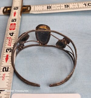 p136- Antique Oxyn & Green Stone Silver Tone Bracelet - Image 3