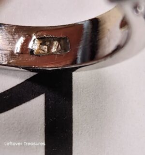p140- 3 clear stones fashion ring - Image 3