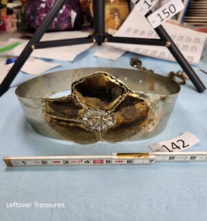p142- vintage Mexican brutalist floral belt buckle