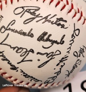 p182- Vintage Autographed baseball Live Ink Autos. Not verified, no cert, buyer beware - Image 4