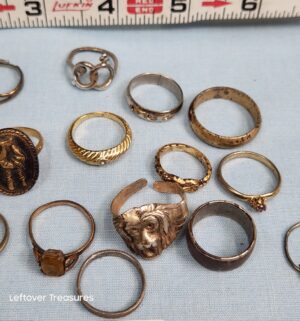p189- vintage ring collection - Image 4