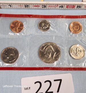 p227- 1992 Uncirulated Mint Set