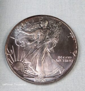 p275- 1990 Walking Liberty Silver Dollar