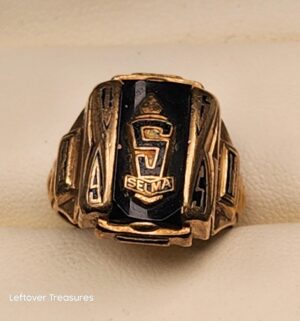 p297- 10k Gold Selma High School Class Ring. Jostens. Gold acid tested