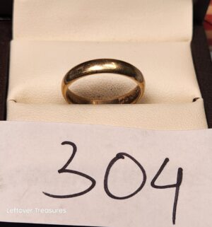 p304- 14k gold wedding band