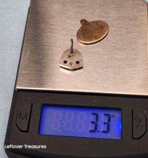 p307- 10k gold pins from Safeway - Image 3