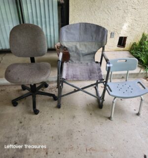 q55- 3 chairs