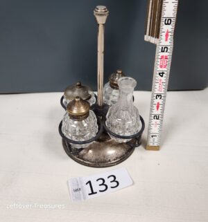 q133- Vintage Cruet Set