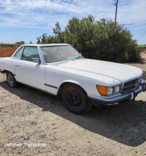 q162- (See video)1972 Mercedes Benz 450 SL. Last Ran Dec. 2025. Clean Title. Project Car