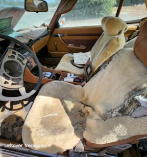 q162- (See video)1972 Mercedes Benz 450 SL. Last Ran Dec. 2025. Clean Title. Project Car - Image 11