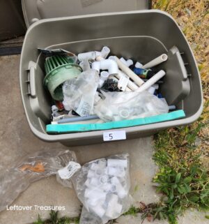 r5- large tote of plumbing fittings