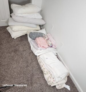 r34- Sheets, Pillows, Linen, for queen/full beds