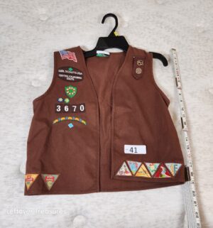 r41- Girl Scout Brownie vest
